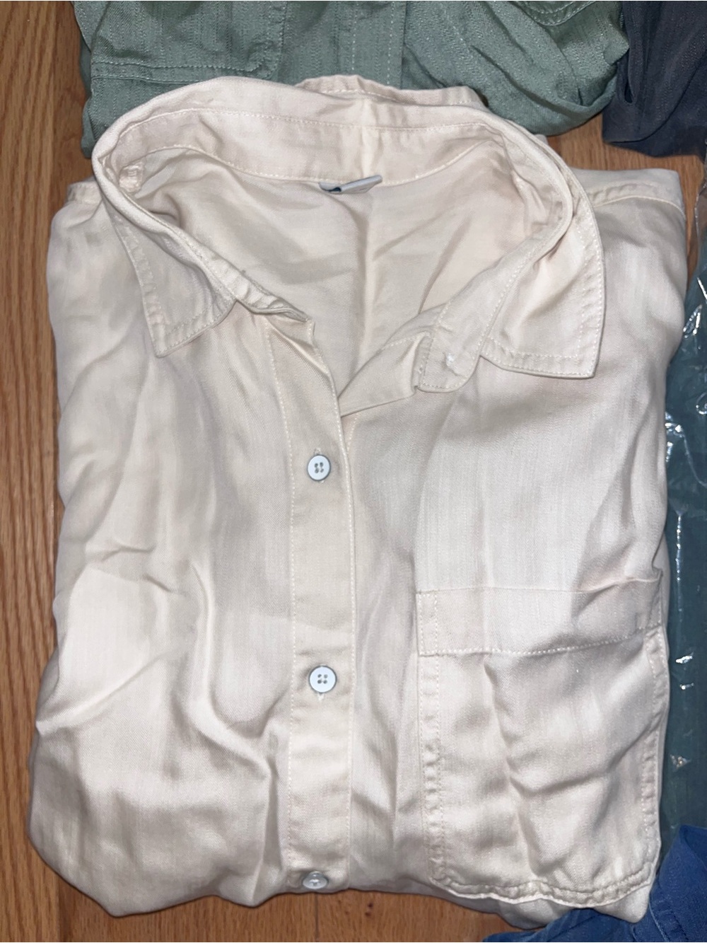 5 Old Navy NWT/NWOT Soft Tencil/Lyocell shirts! Size Medium - Picture 4 of 6